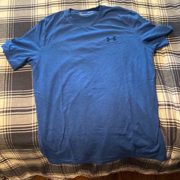 Under Armour Other - Under armour heat gear tee shirt